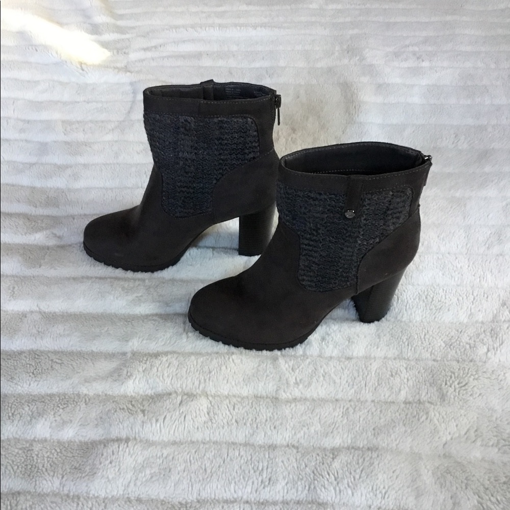 Juicy Couture grey boots